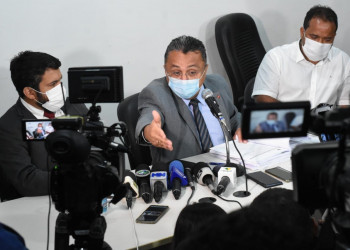 Vereador Dudu entrega relatório da CPI do Transporte para Dr. Pessoa